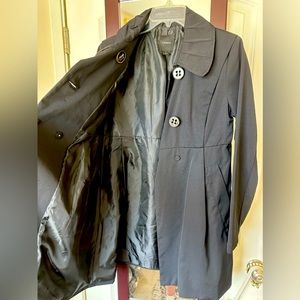 Express Women’s Classic Raincoat. Size small.